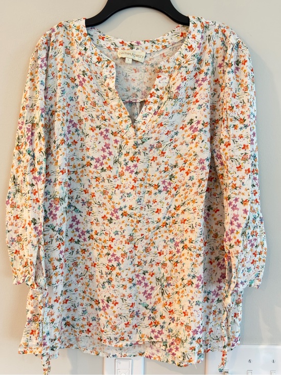 Cynthia Rowley Tops - Cynthia Rowley White Floral V-Neck Peasant Blouse